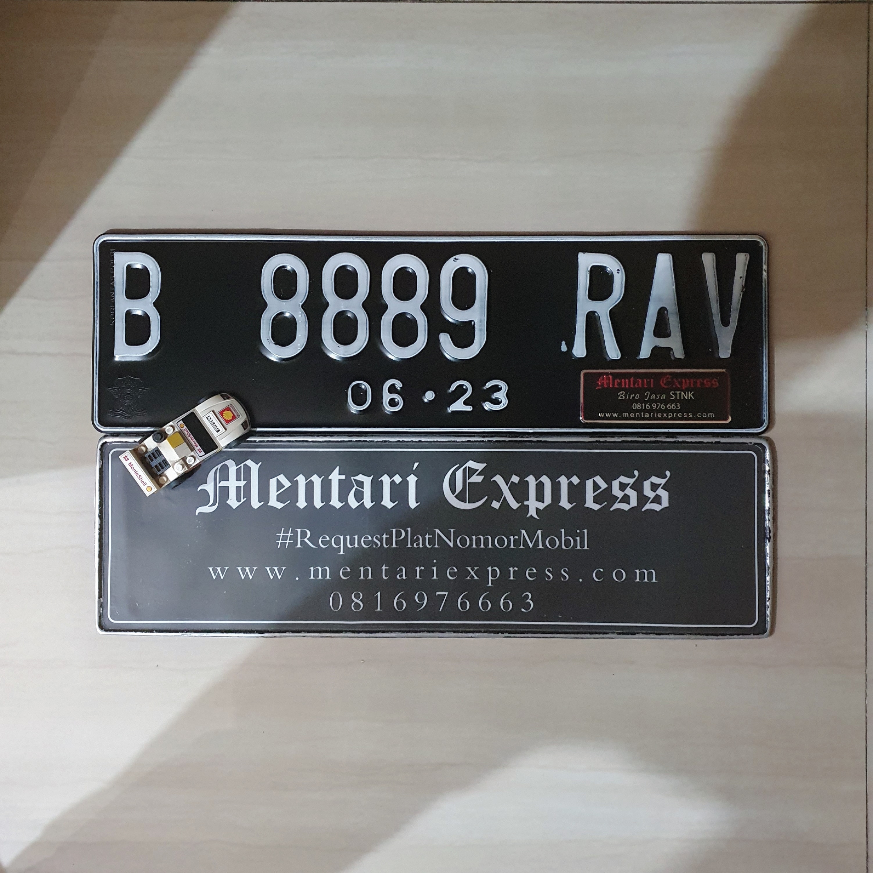B 8889 RAV